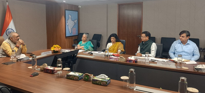 CCI CMD attends meeting with senior officials of Textile Ministry
